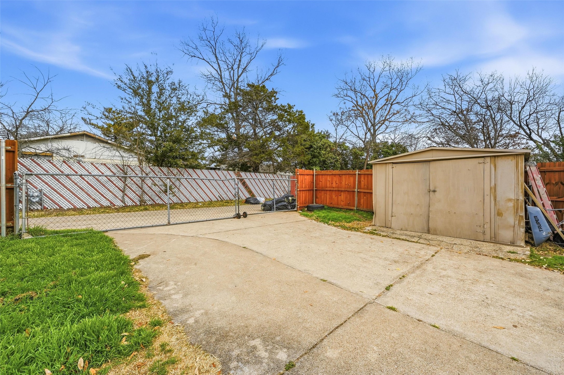 423 Charlotte Street Duncanville TX 75137