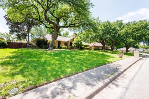 228 N Beltwoods Drive Desoto TX 75115