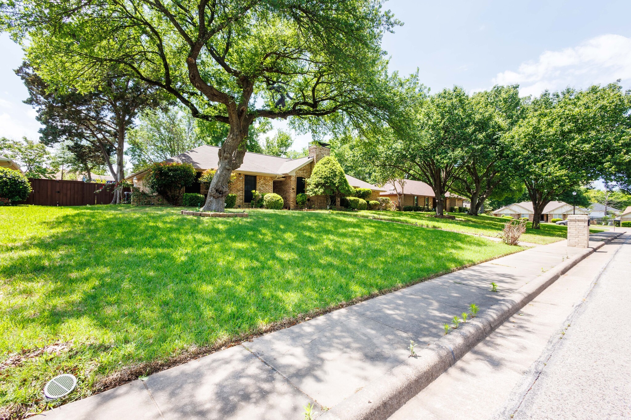 228 N Beltwoods Drive Desoto TX 75115