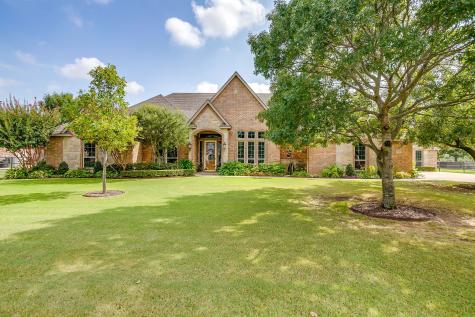 1008 Blue Roan Lane Crowley TX 76036