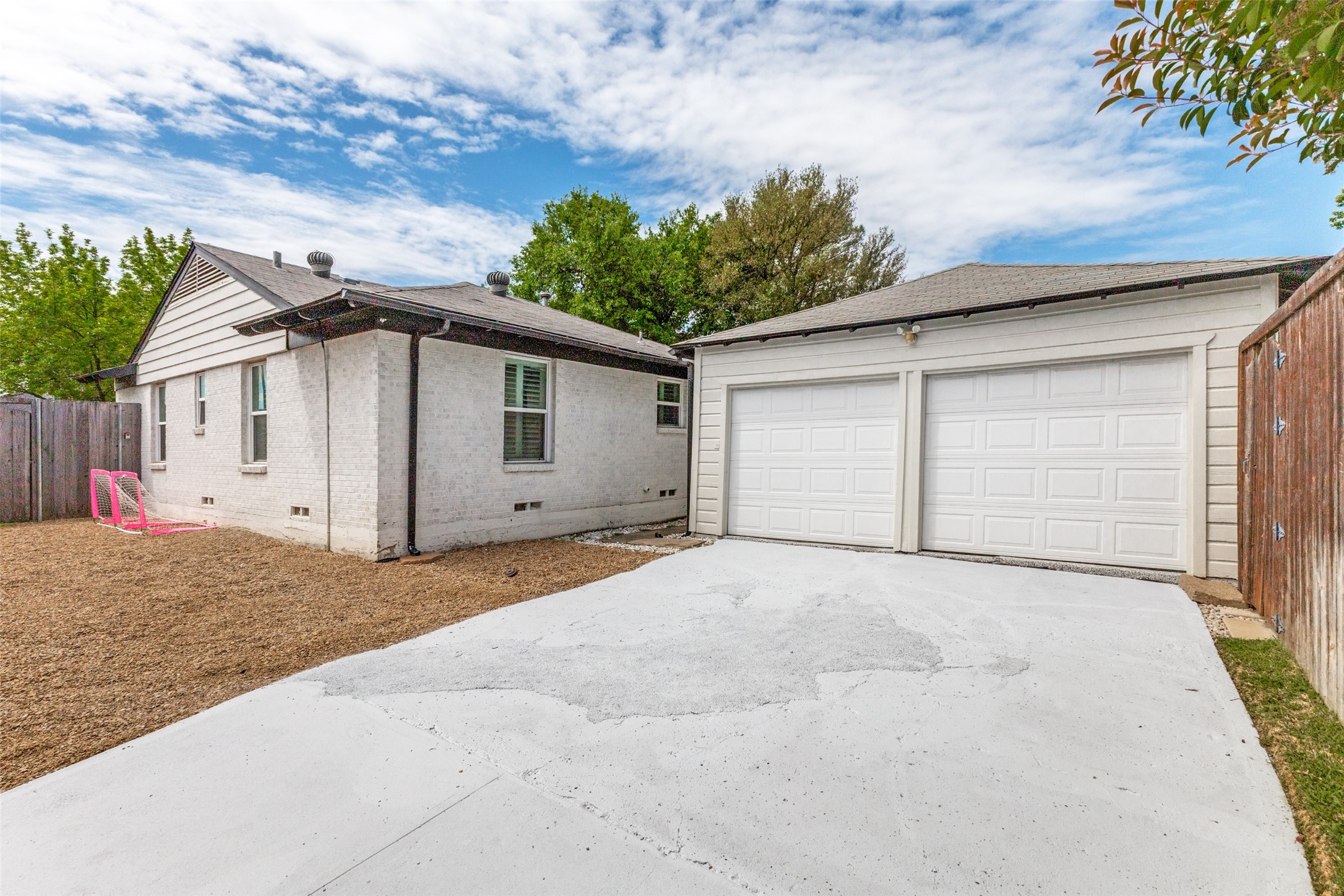 6347 Sudbury Drive Dallas TX 75214