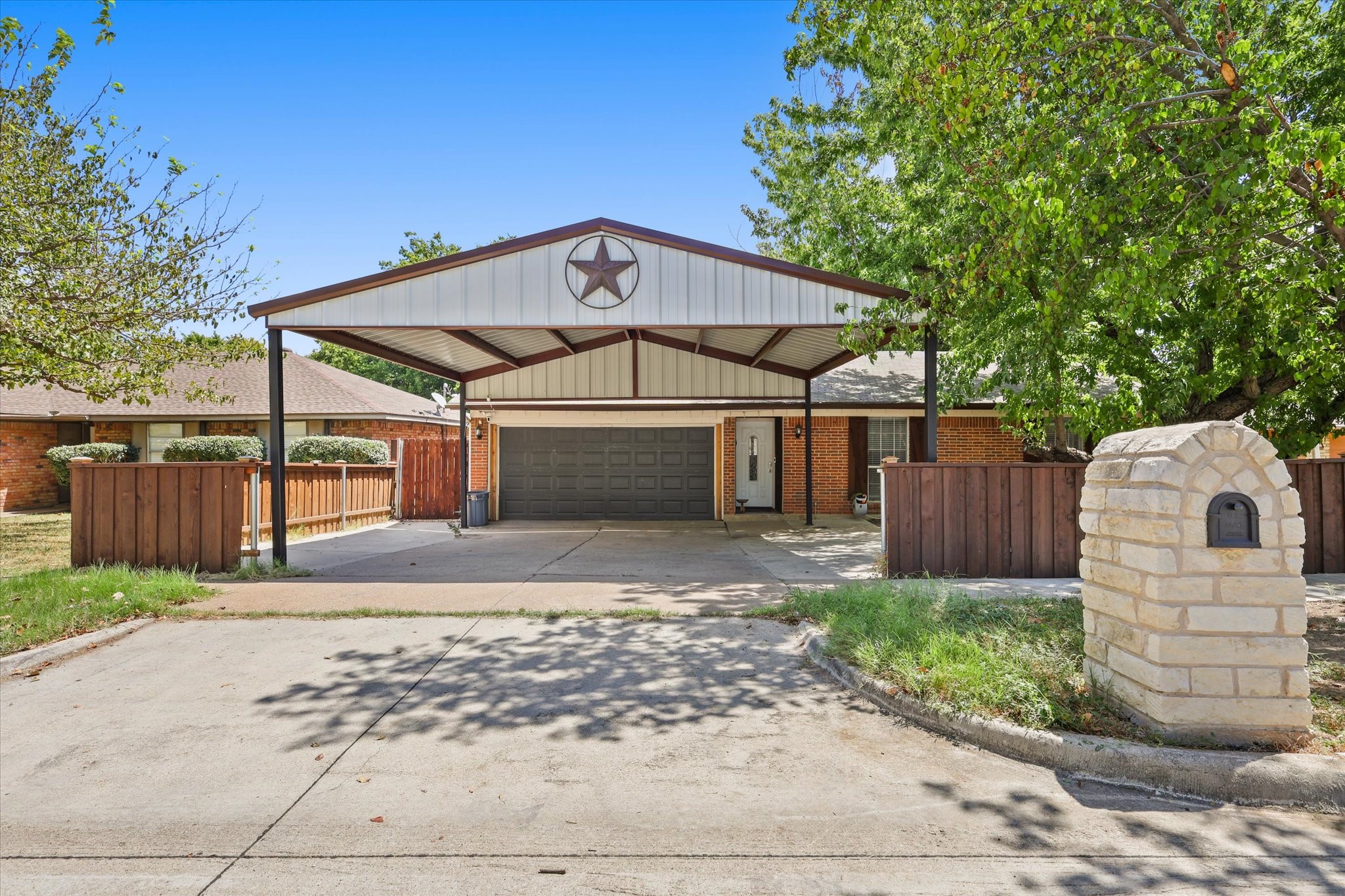 1026 S Center Street Grand Prairie TX 75051