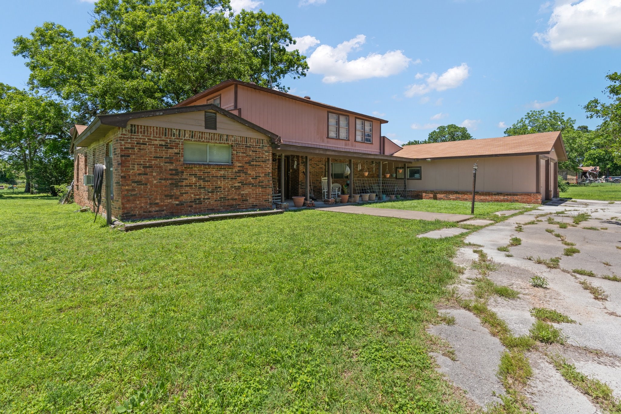 665 Hcr 1432 Covington TX 76636