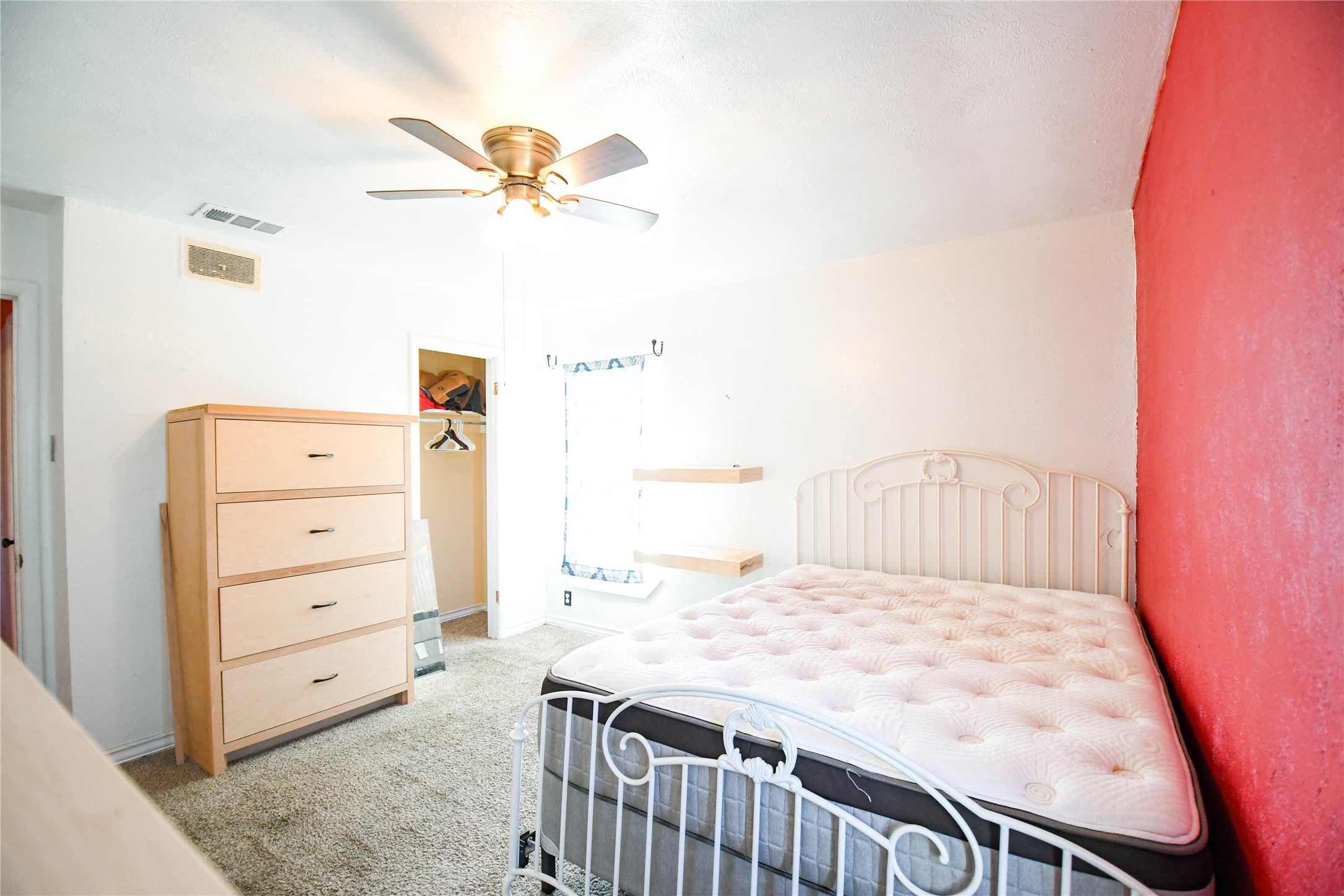 520 W Oak Street Gunter TX 75058