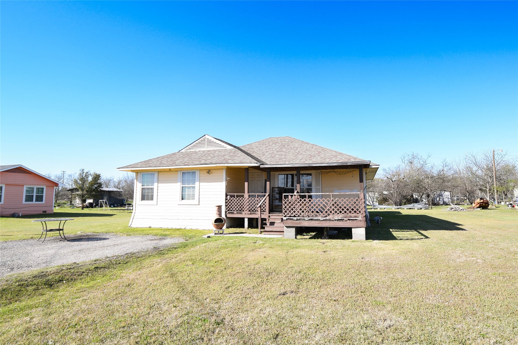 520 W Oak Street Gunter TX 75058