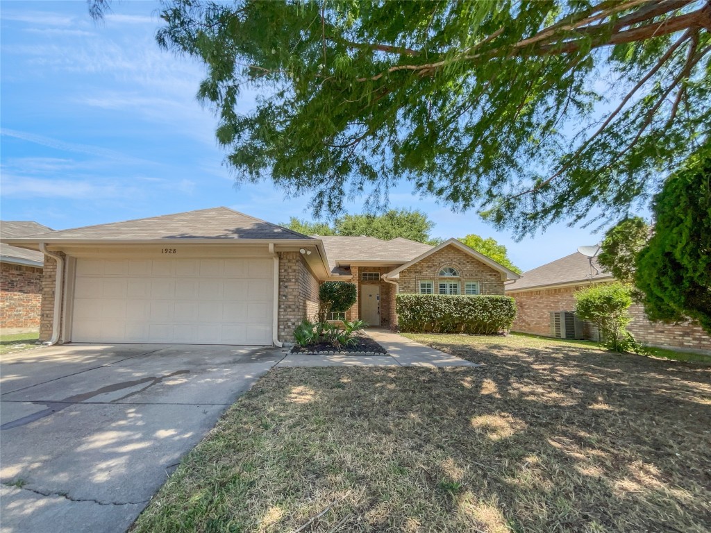 1928 Green Willow Drive Fort Worth TX 76134