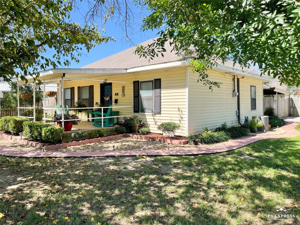 701 S Halbryan Street Eastland TX 76448