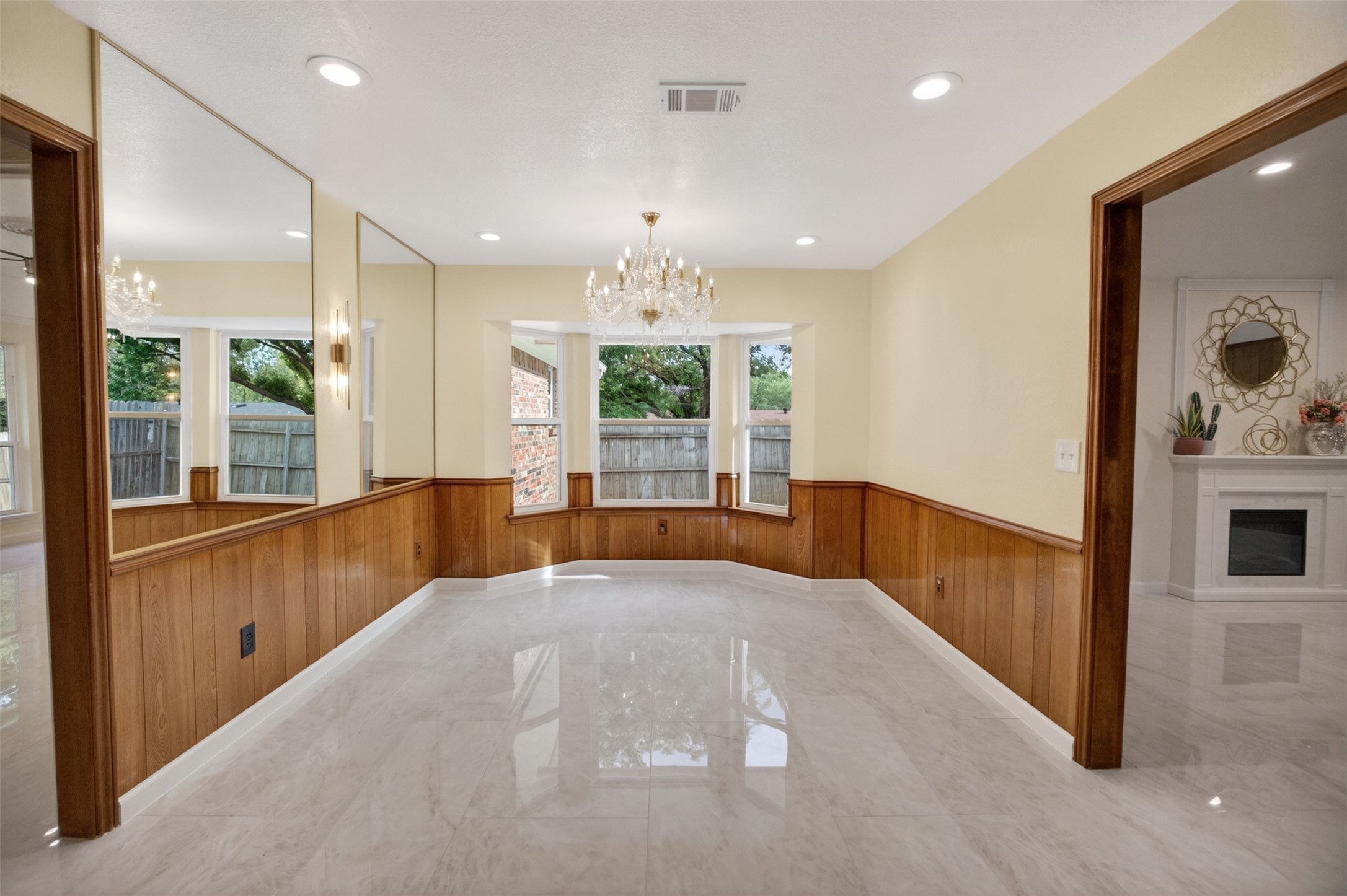 1606 Rosemary Drive Arlington TX 76014