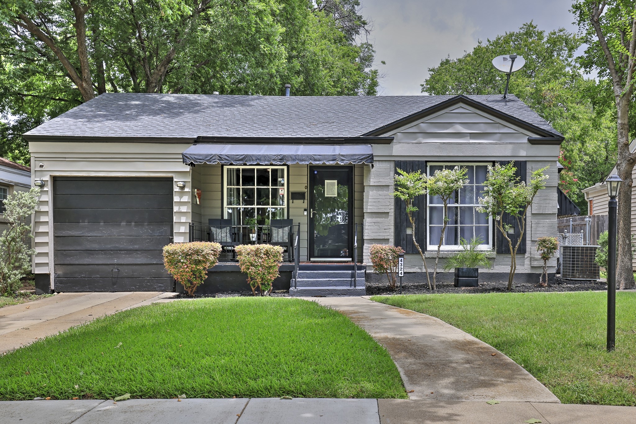 4324 Curzon Avenue Fort Worth TX 76107