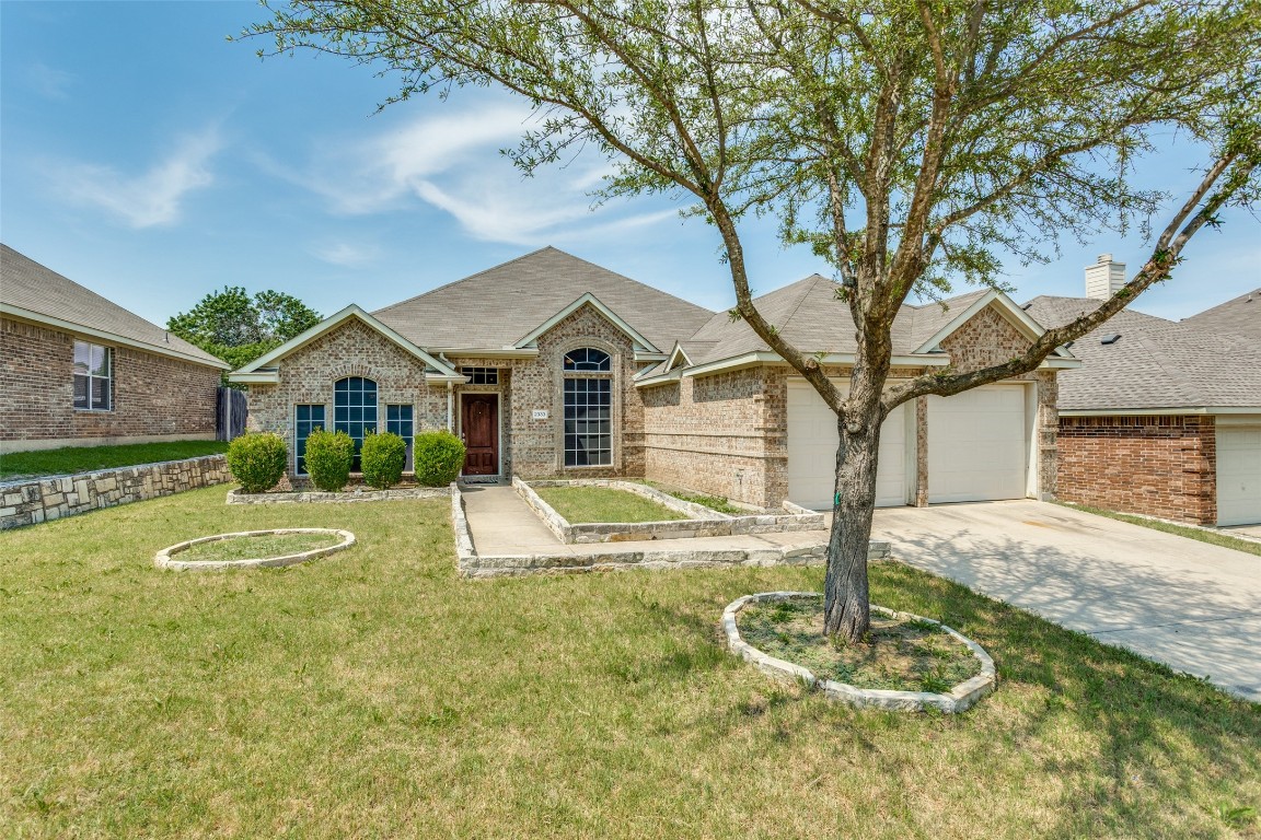 2333 Lake Hollow Circle Garland TX 75040