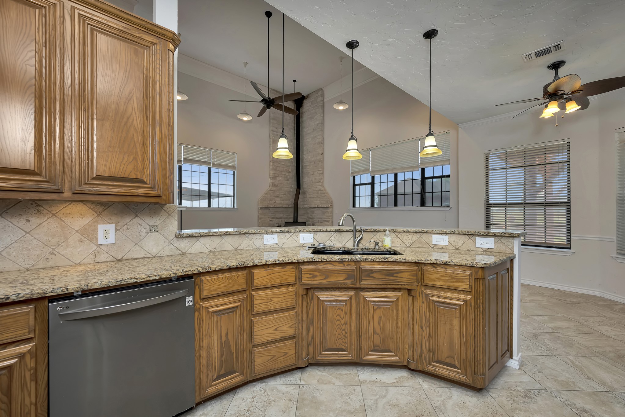 5520 White Settlement Road Weatherford TX 76087