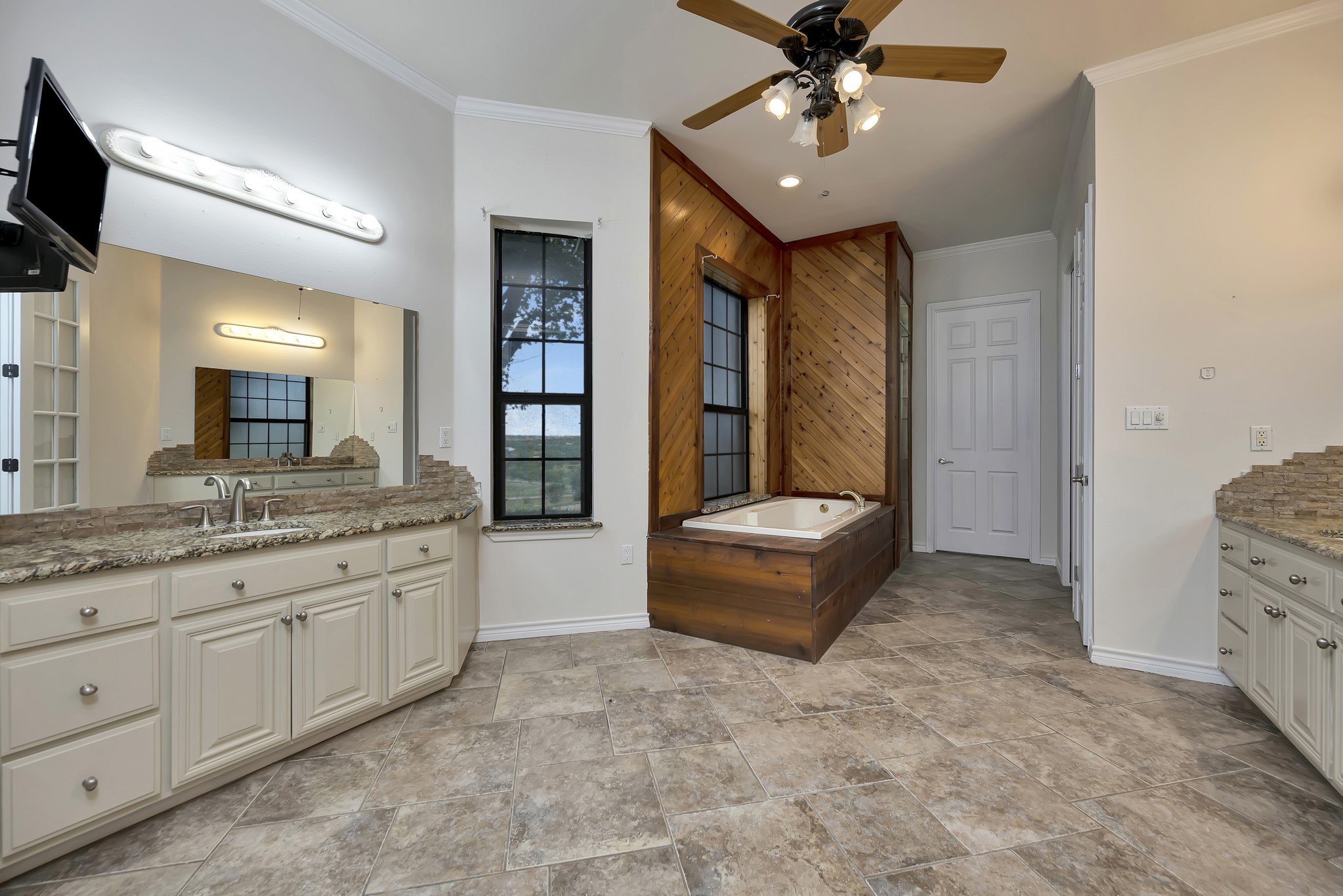 5520 White Settlement Road Weatherford TX 76087