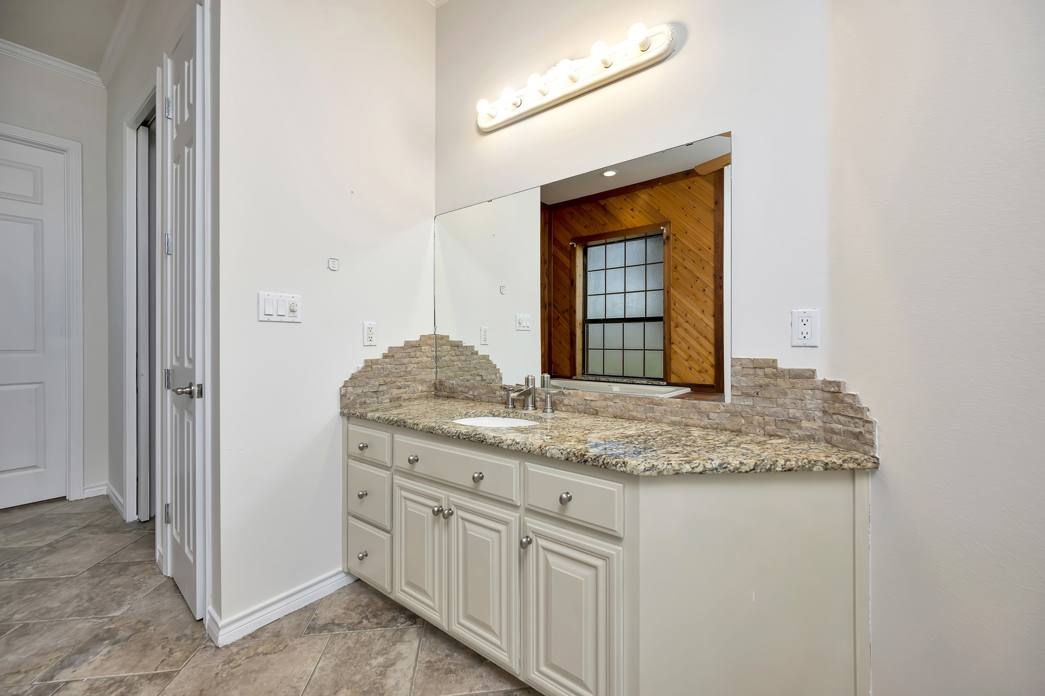 5520 White Settlement Road Weatherford TX 76087