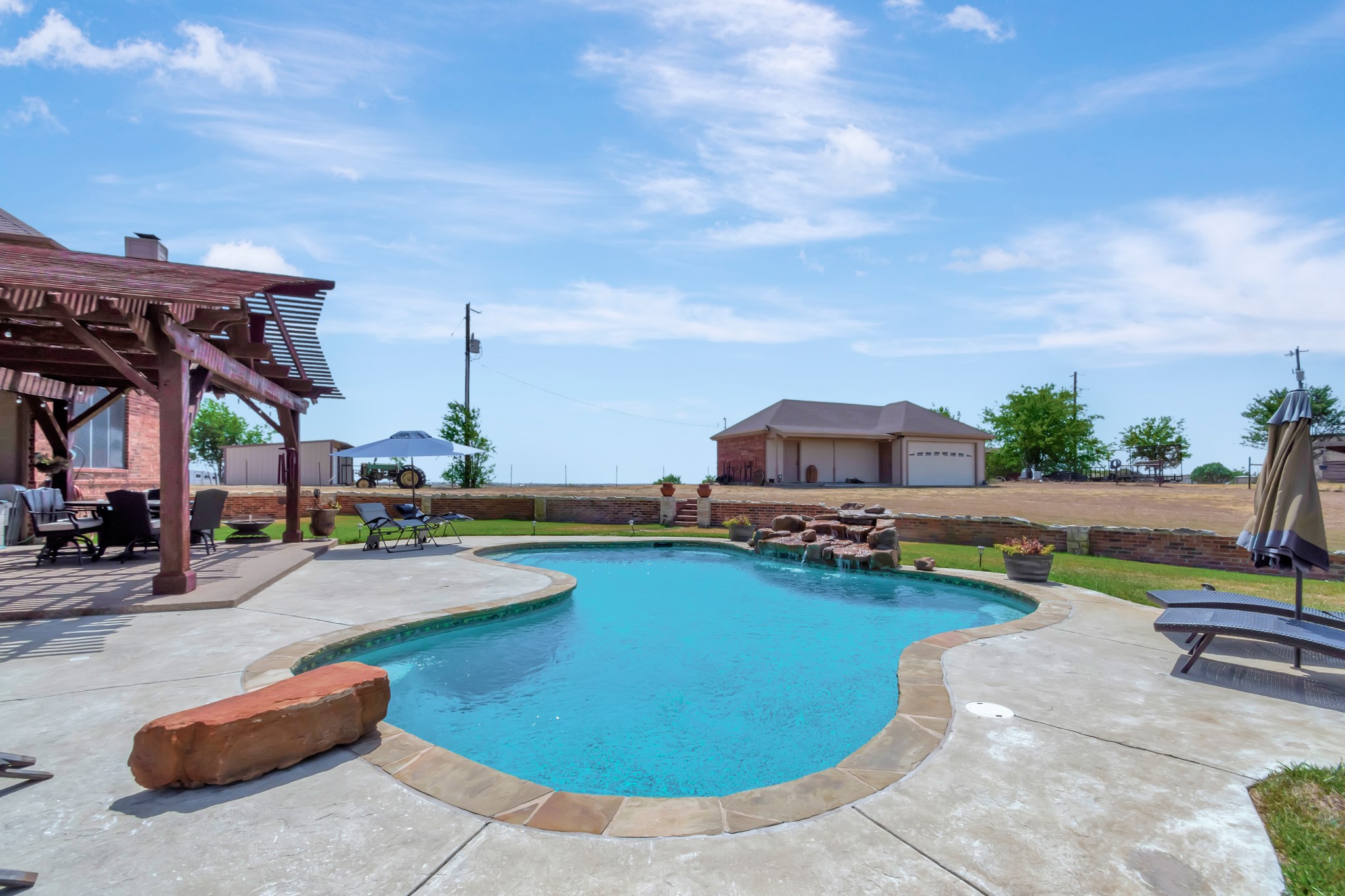 5520 White Settlement Road Weatherford TX 76087