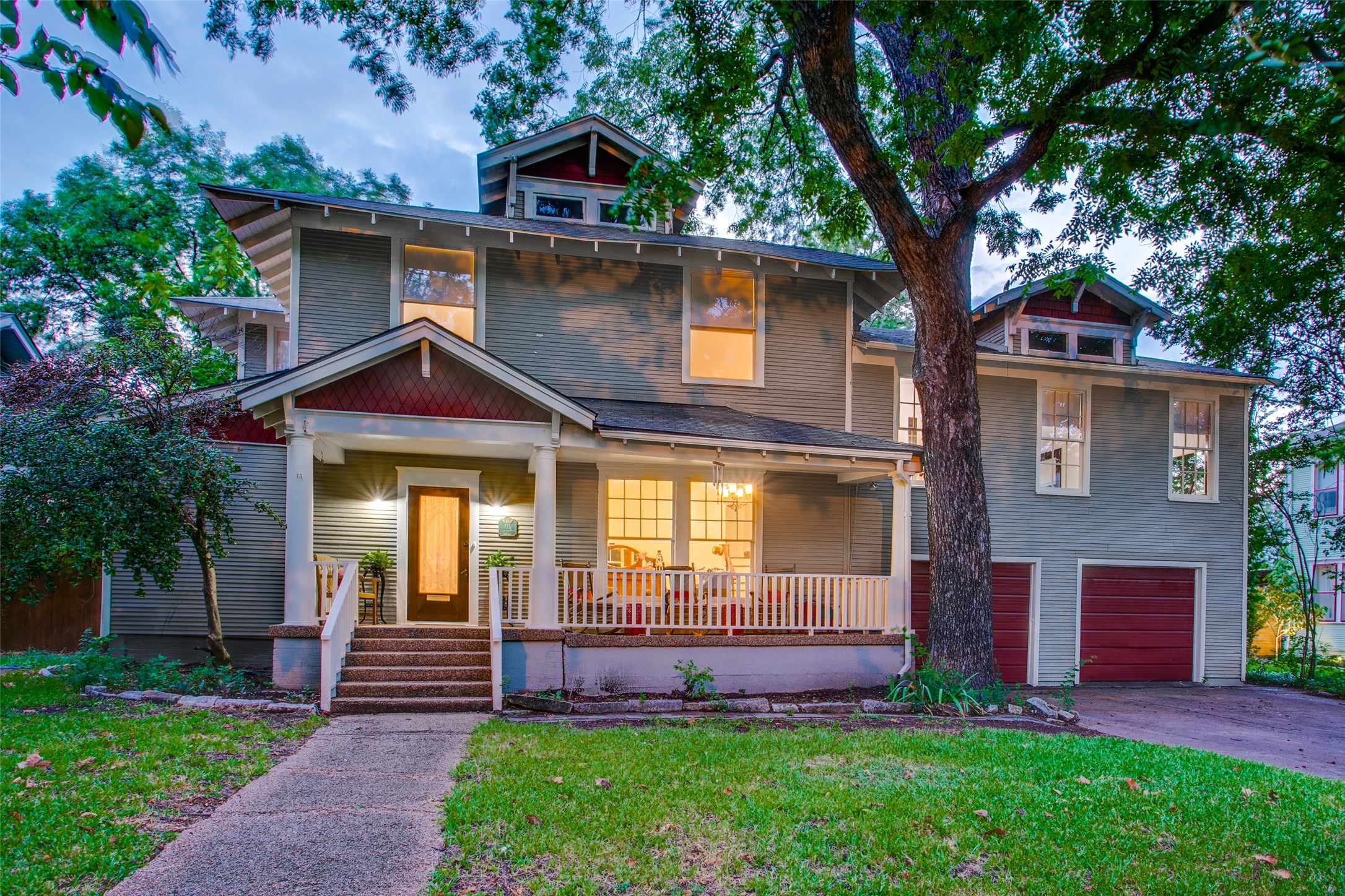 111 S Winnetka Avenue Dallas TX 75208