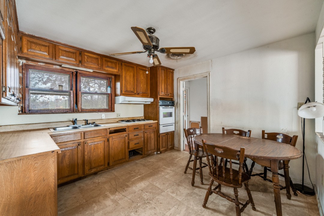 932 Moss Street Gainesville TX 76240