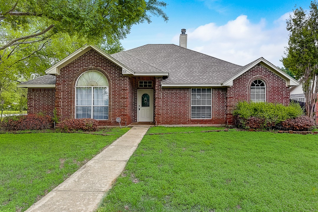 701 Carlisle Court Lake Dallas TX 75065