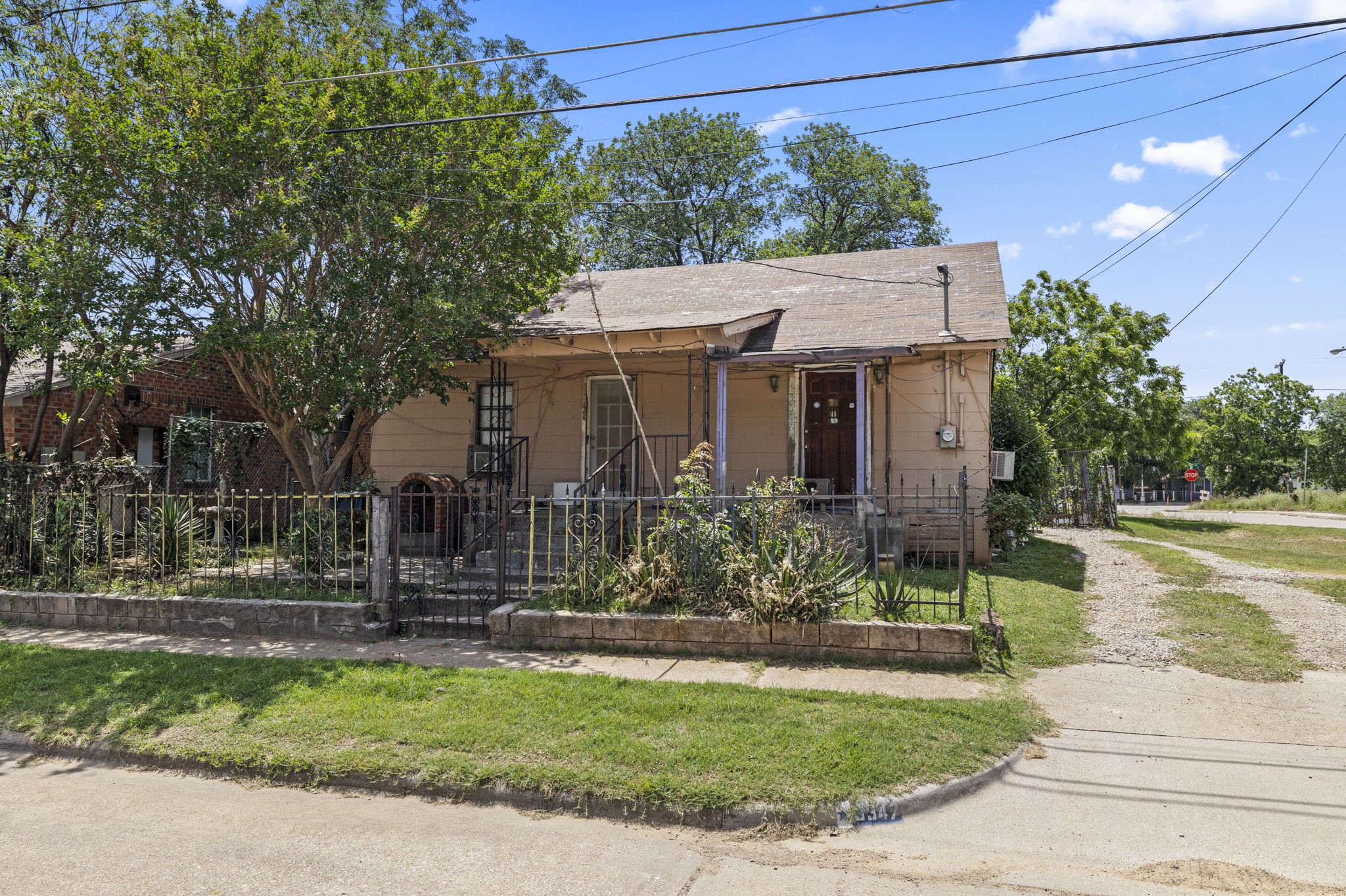 3347 Topeka Avenue Dallas TX 75212