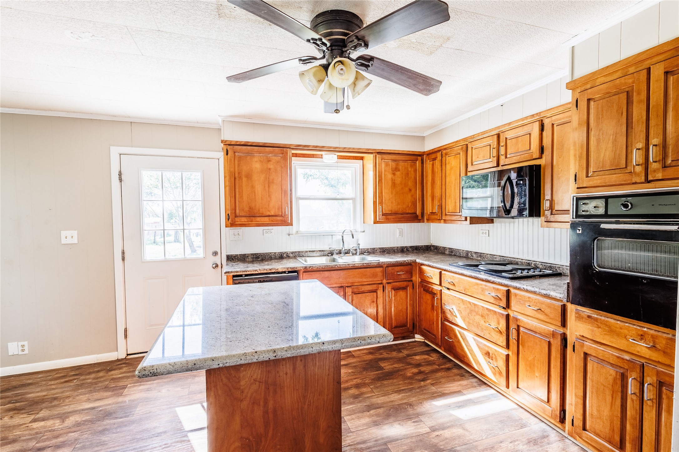 202 N Sycamore Malone TX 76660