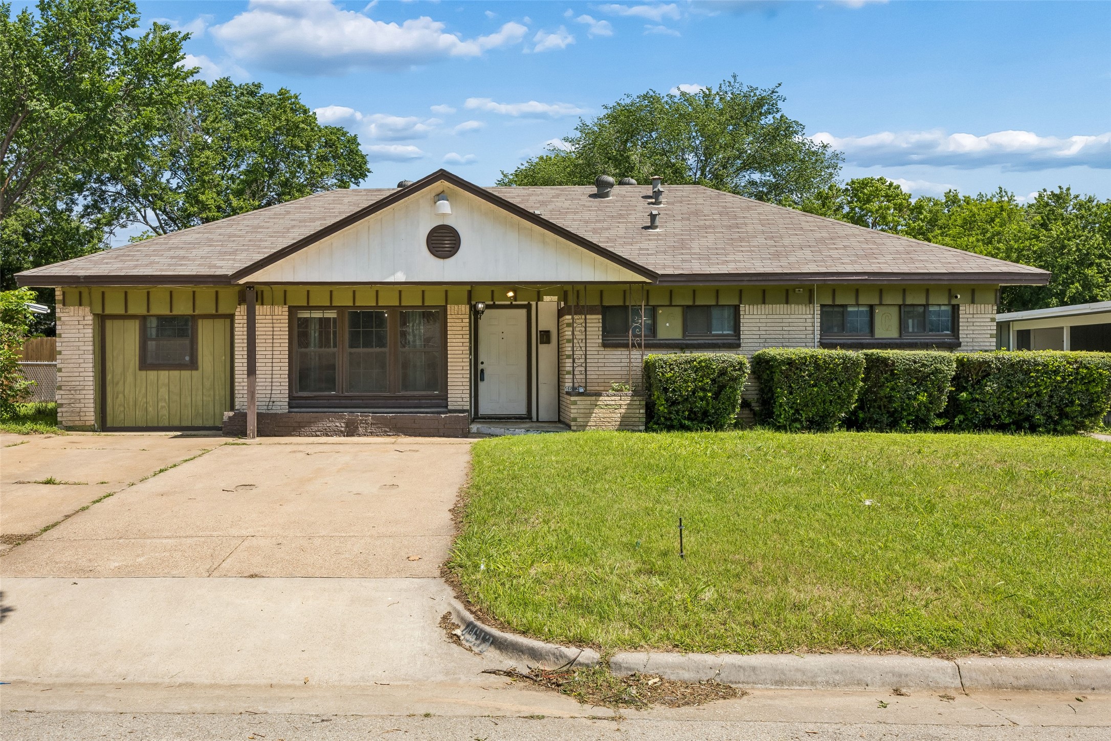 4613 Emerson Street Fort Worth TX 76119