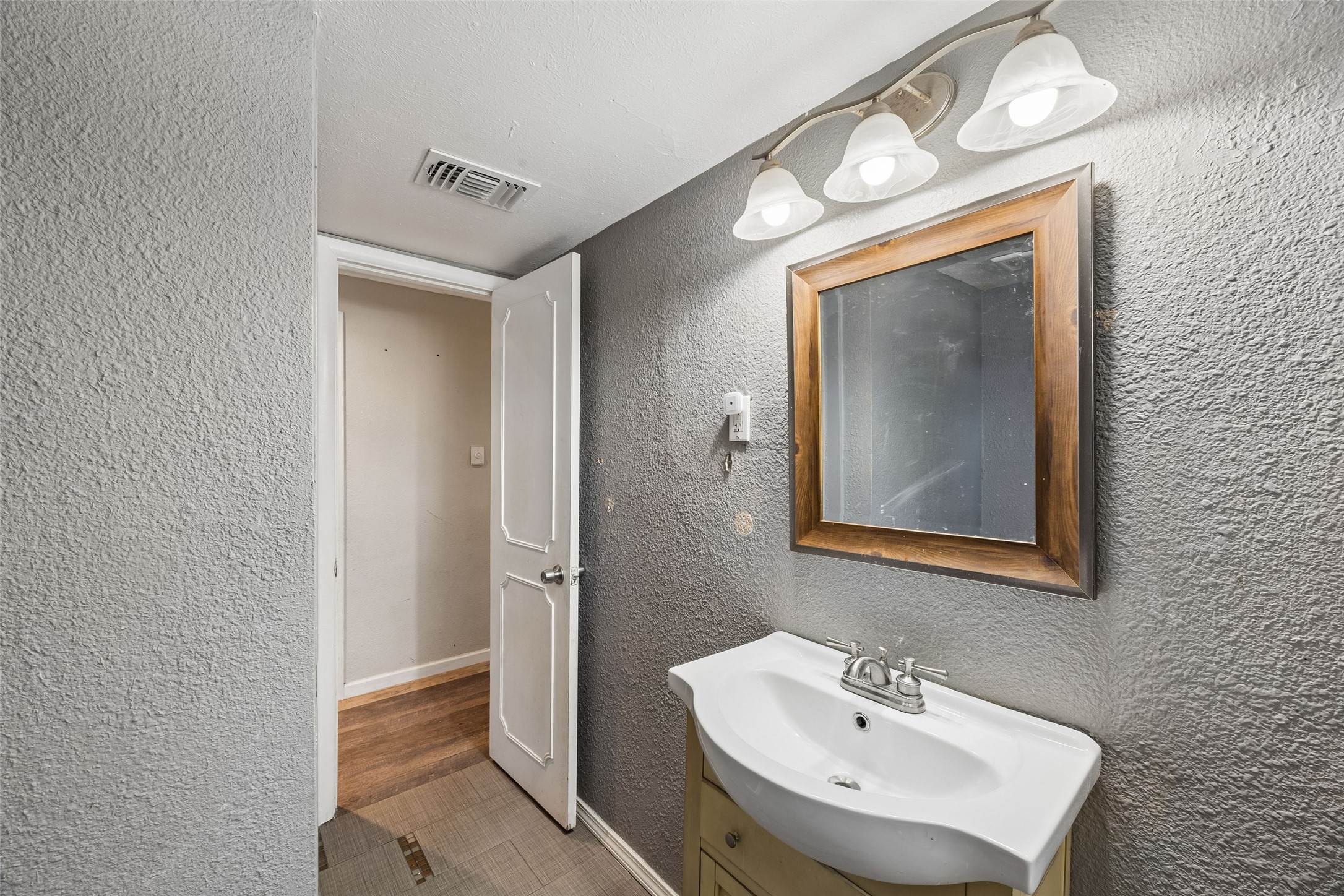 4613 Emerson Street Fort Worth TX 76119