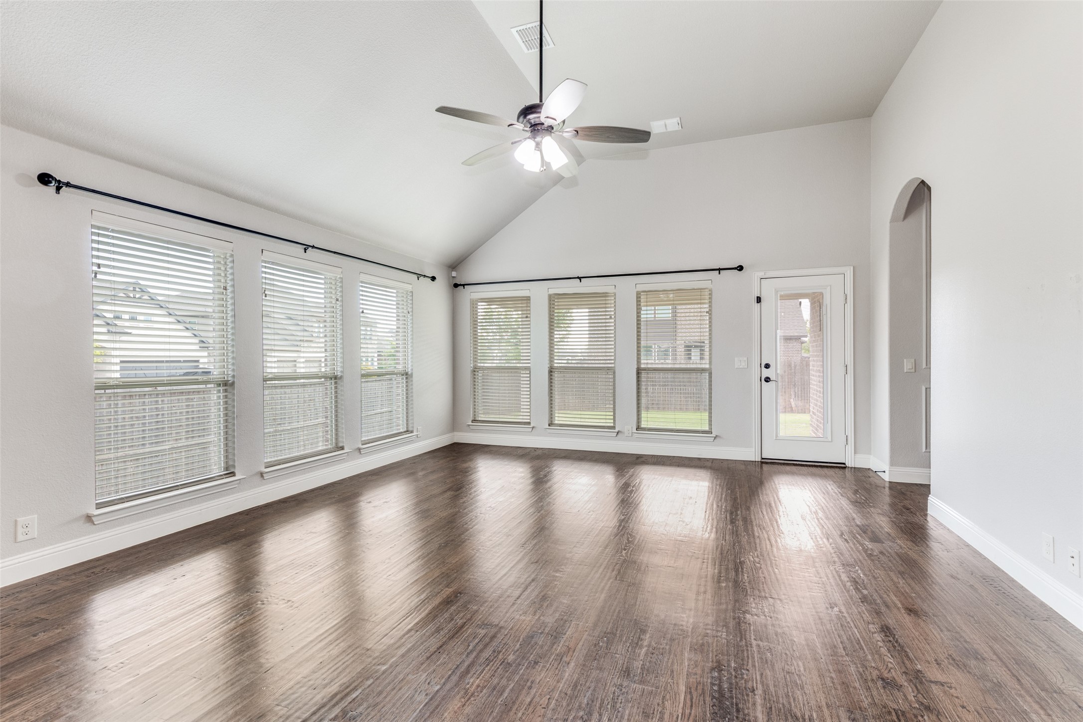 1119 Kettlewood Drive Justin TX 76247