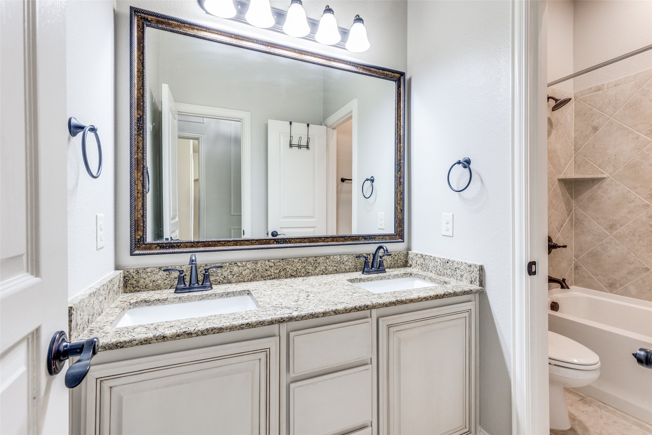 1119 Kettlewood Drive Justin TX 76247