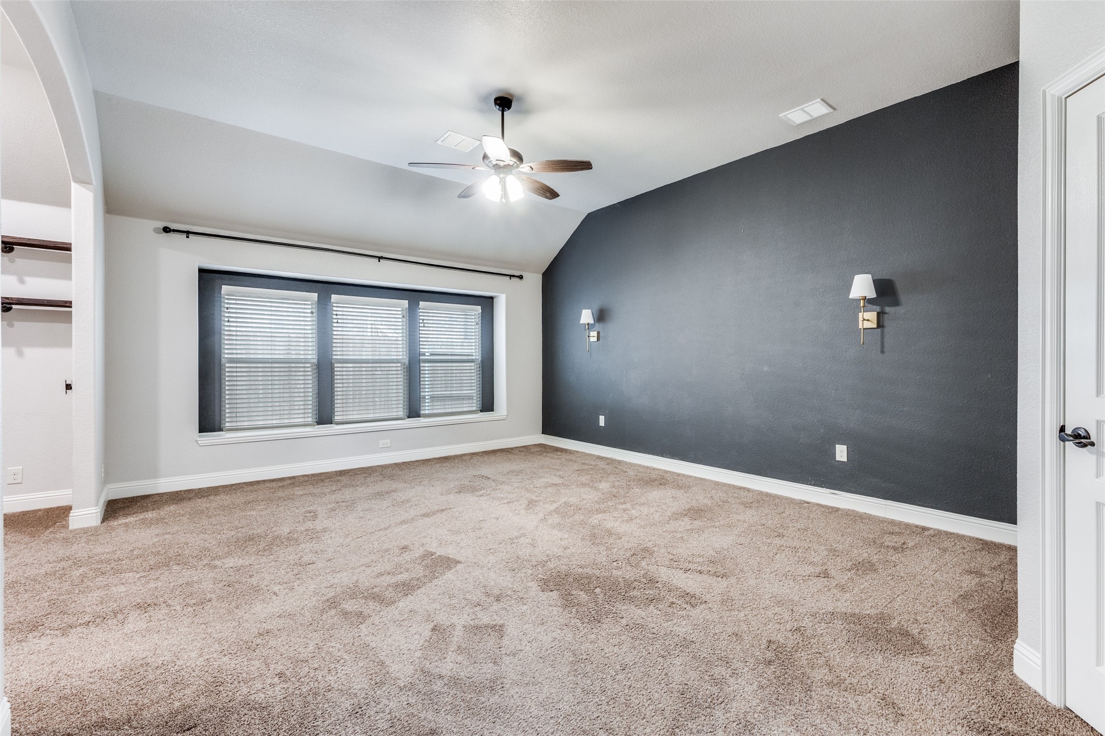 1119 Kettlewood Drive Justin TX 76247