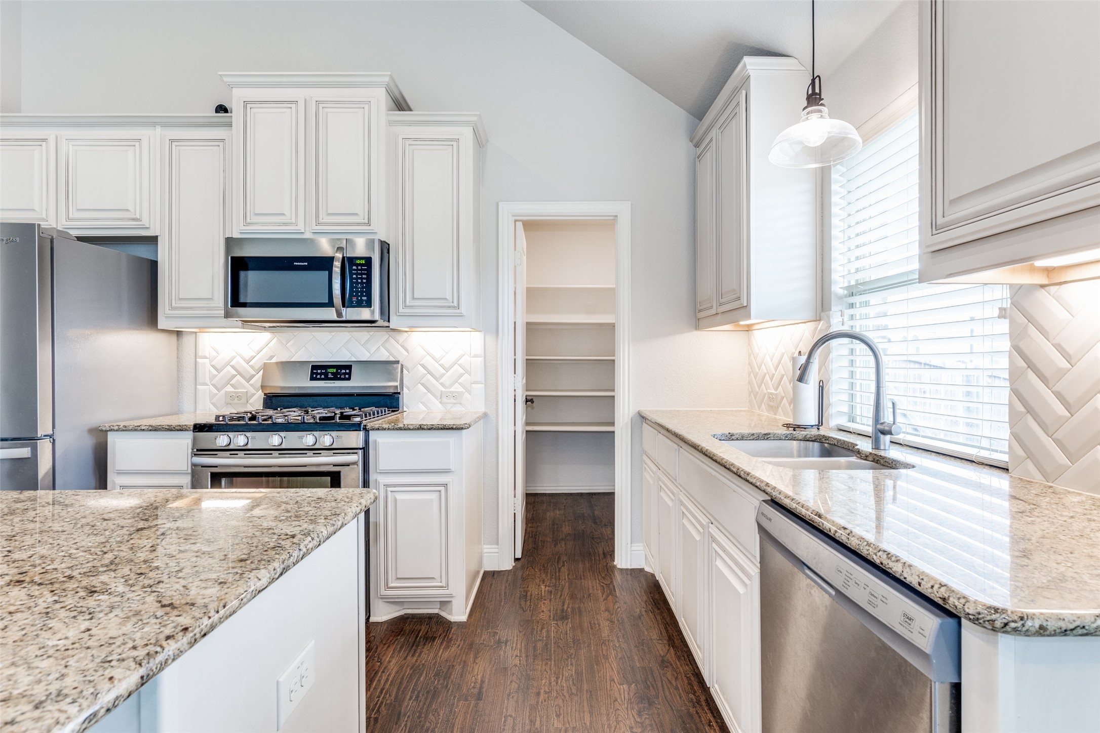 1119 Kettlewood Drive Justin TX 76247