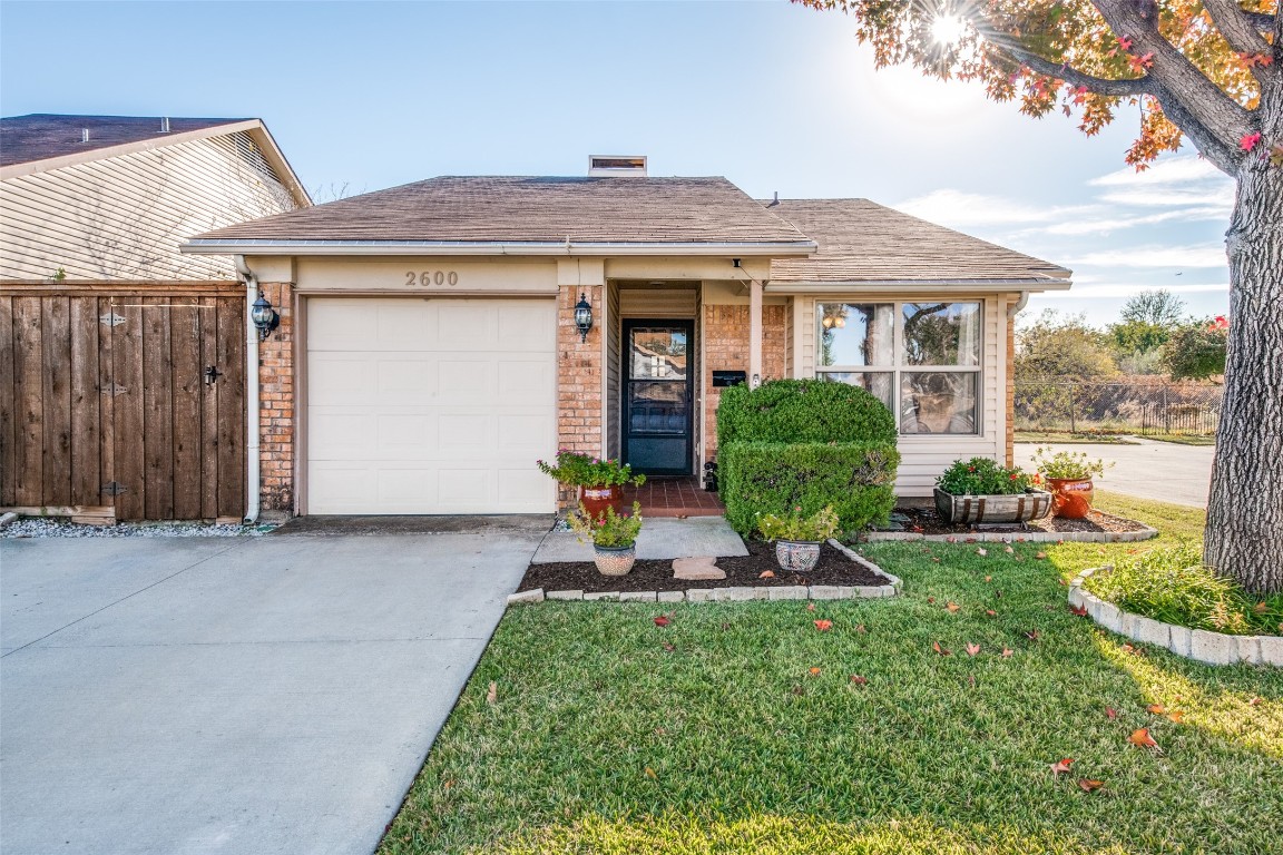 2600 Via Los Altos Carrollton TX 75006