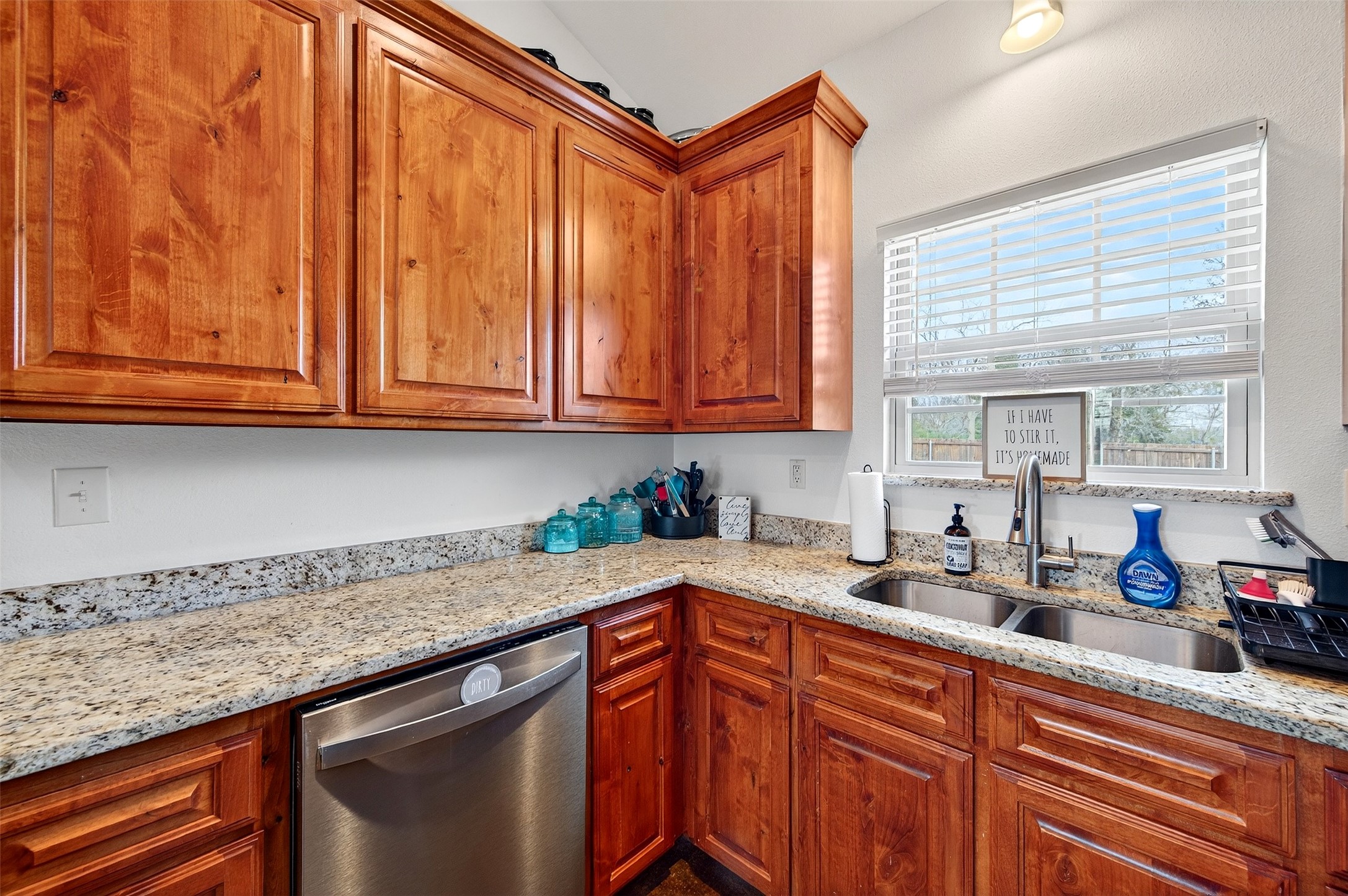 203 Mockingbird Street Ector TX 75439