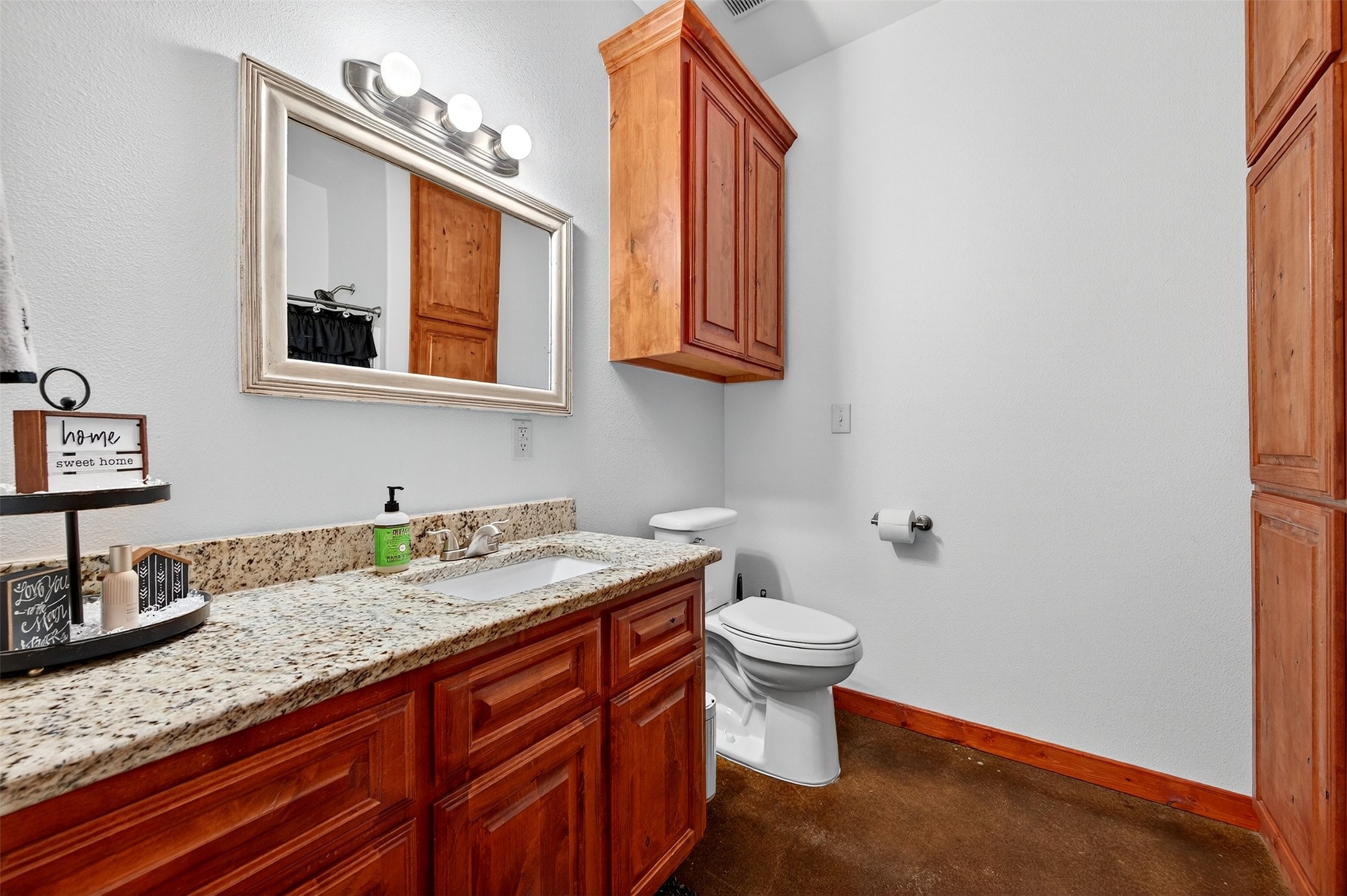 203 Mockingbird Street Ector TX 75439