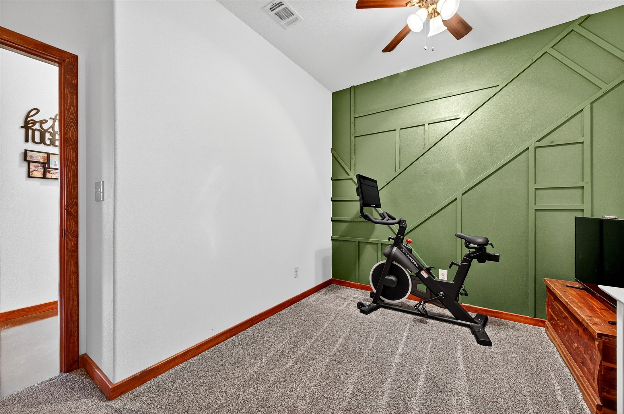 203 Mockingbird Street Ector TX 75439