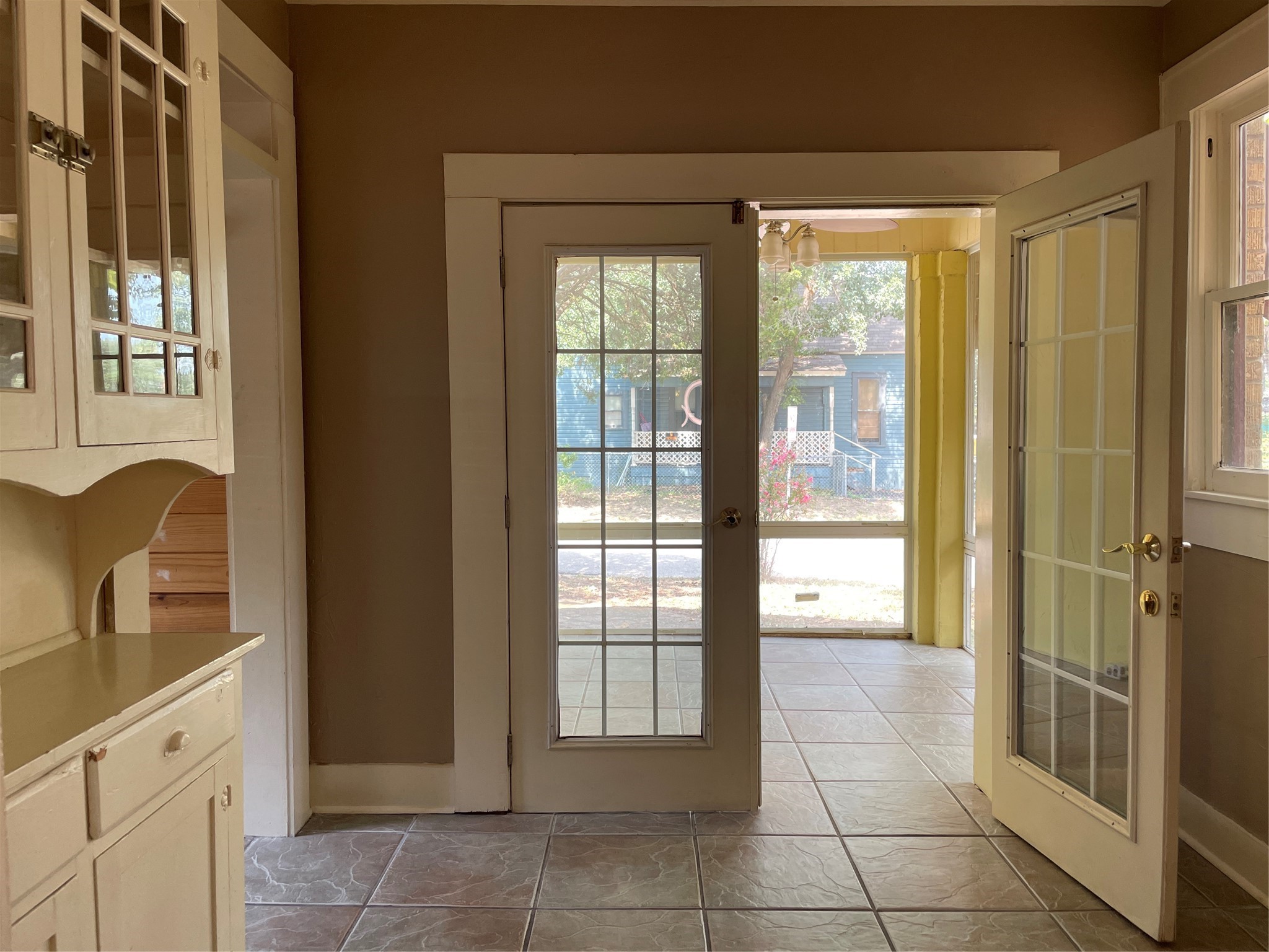 300 S Prairieville Street Athens TX 75751