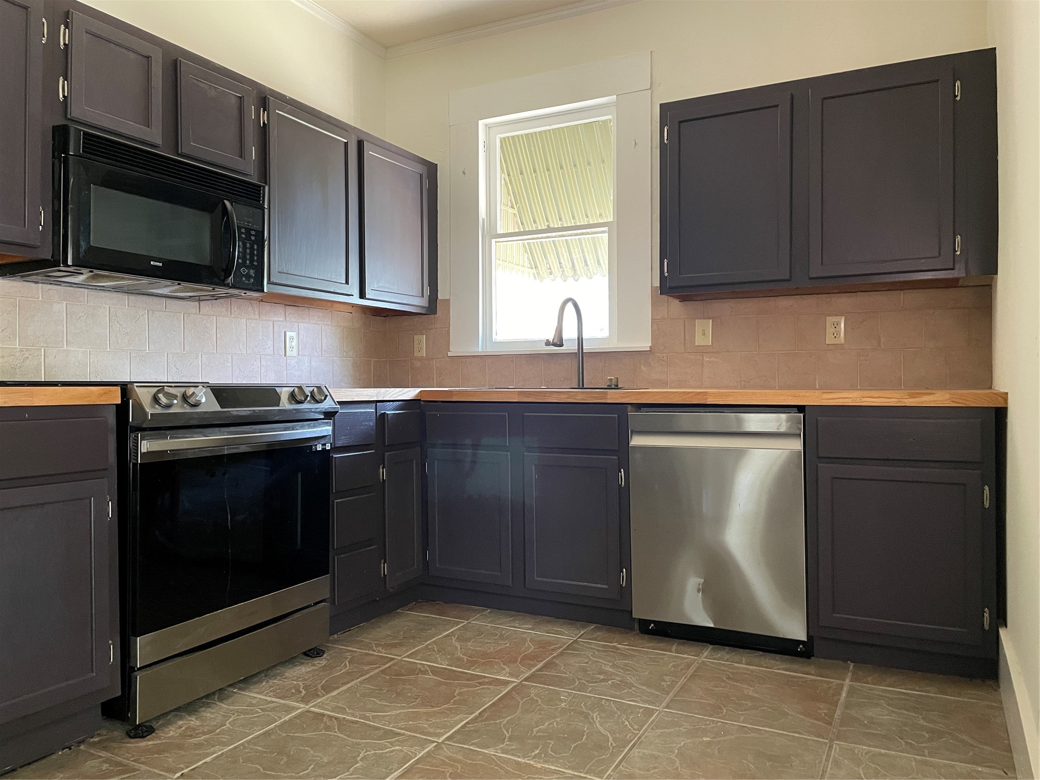 300 S Prairieville Street Athens TX 75751