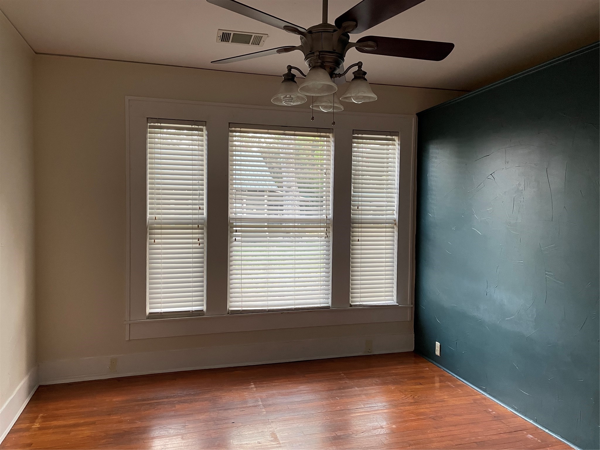 300 S Prairieville Street Athens TX 75751