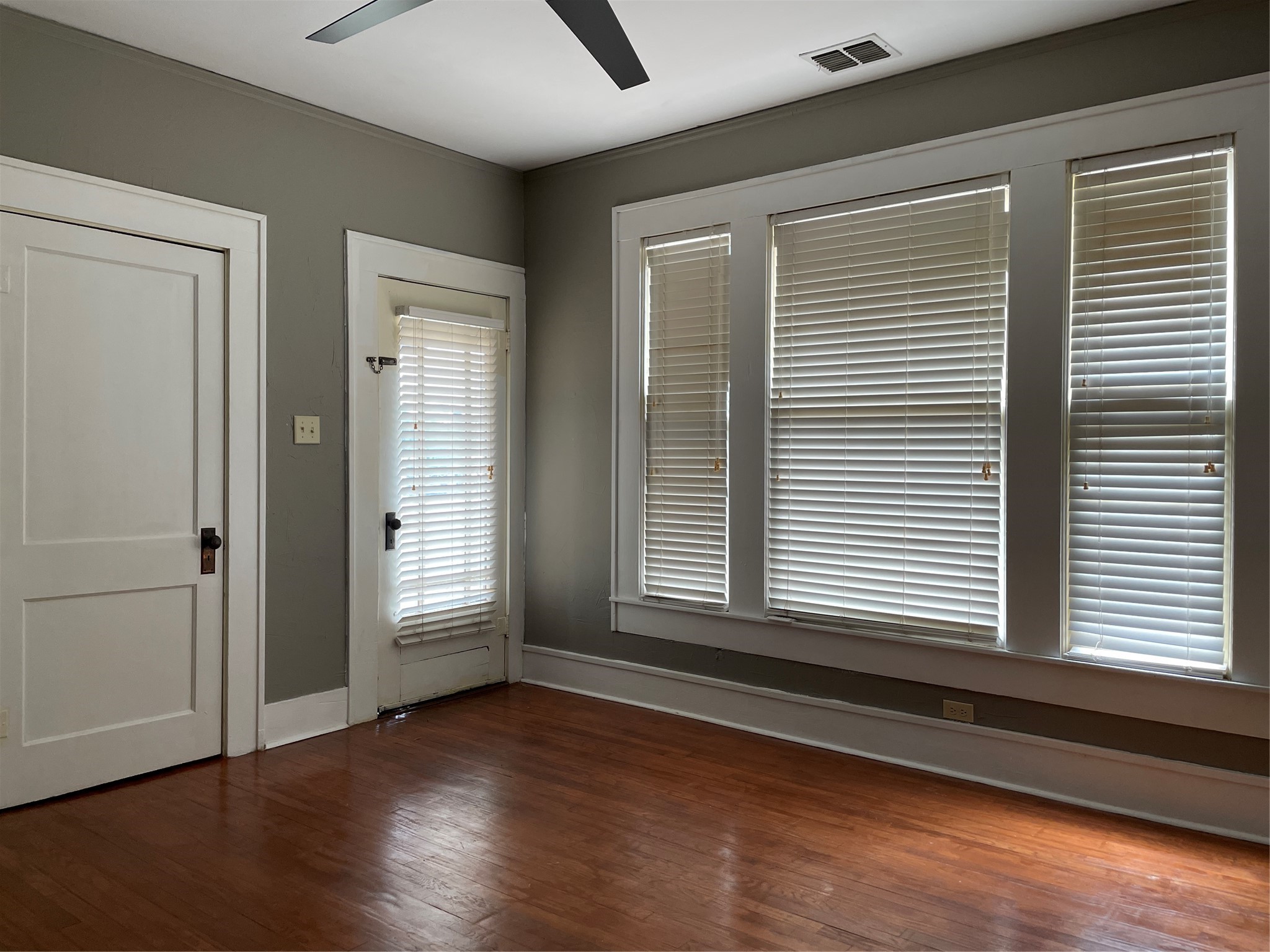 300 S Prairieville Street Athens TX 75751