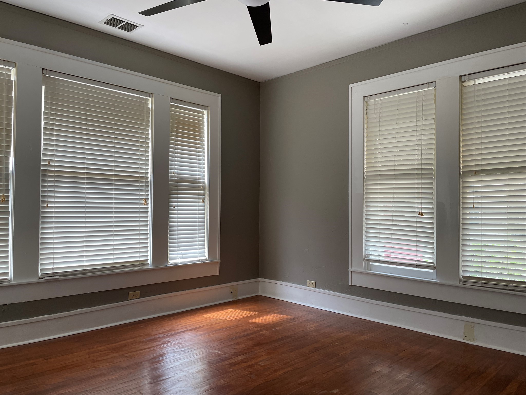 300 S Prairieville Street Athens TX 75751
