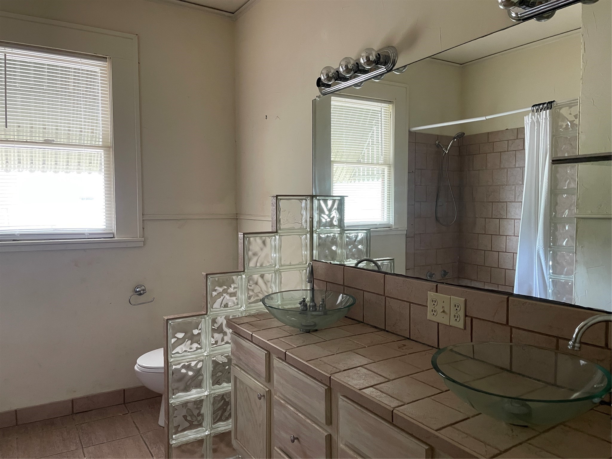 300 S Prairieville Street Athens TX 75751