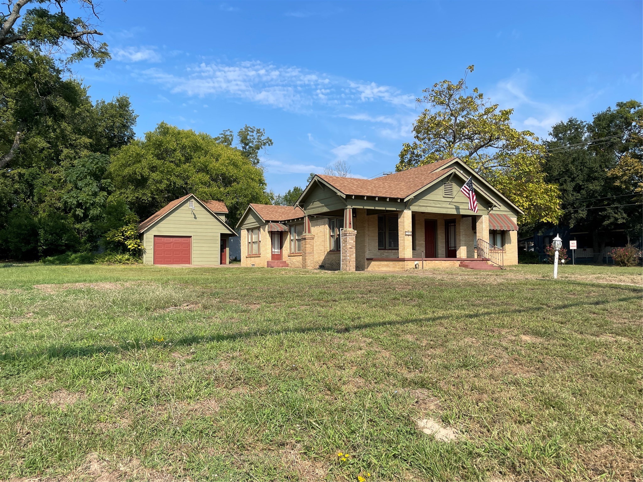 300 S Prairieville Street Athens TX 75751
