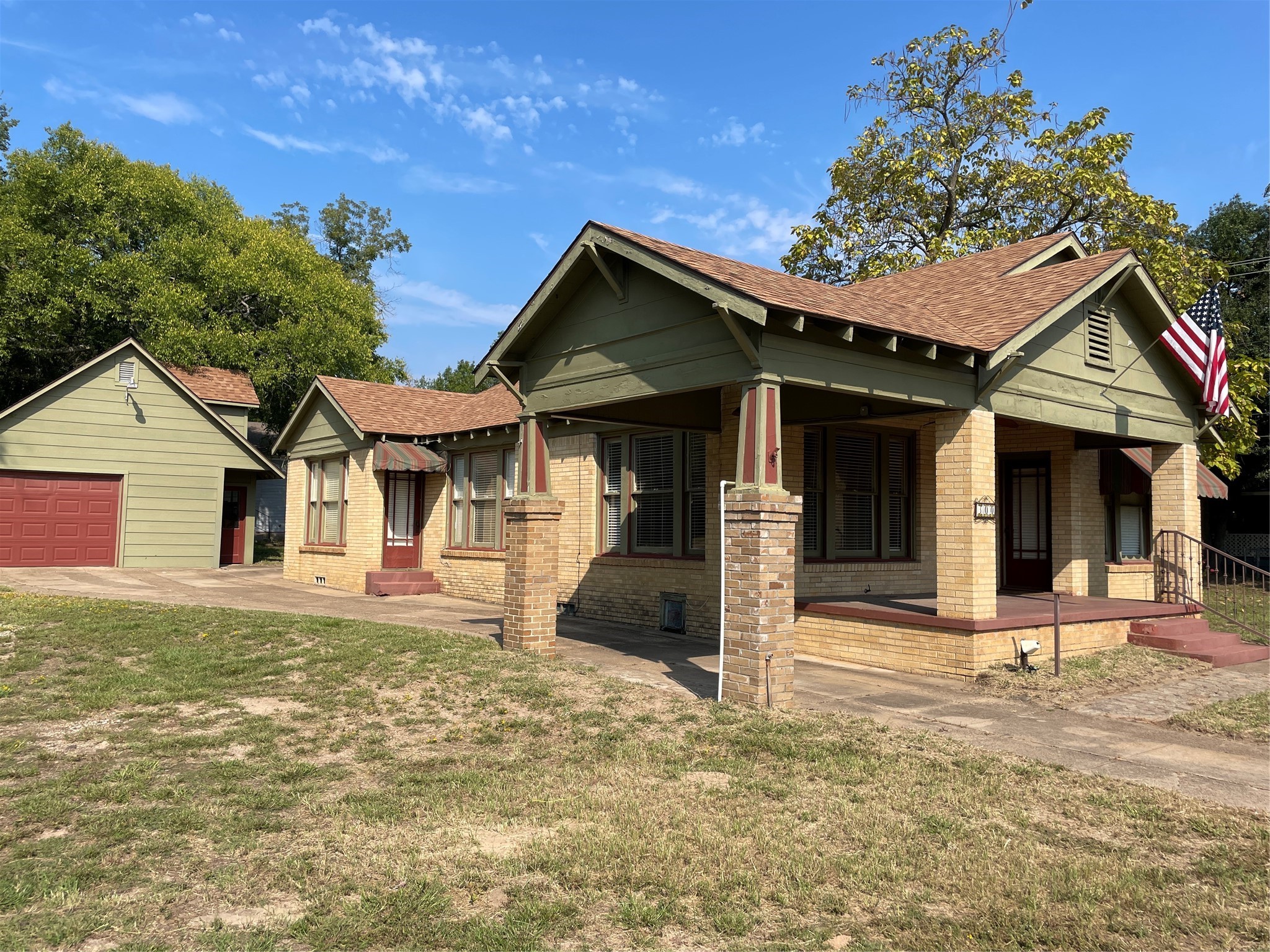 300 S Prairieville Street Athens TX 75751