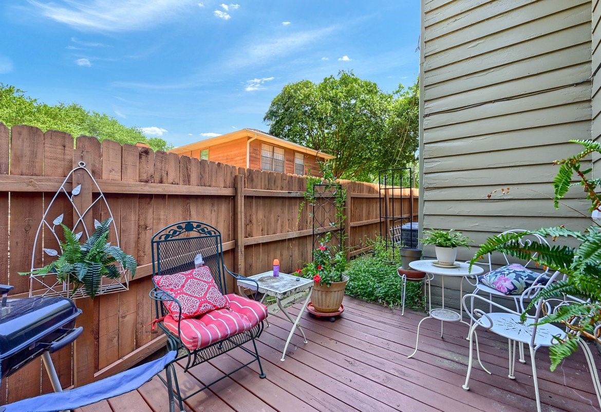 706 N Woods Street Sherman TX 75092