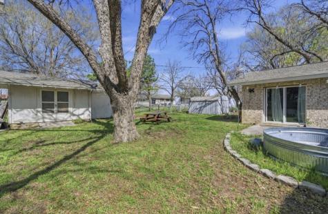 1224 N Texas Street De Leon TX 76444