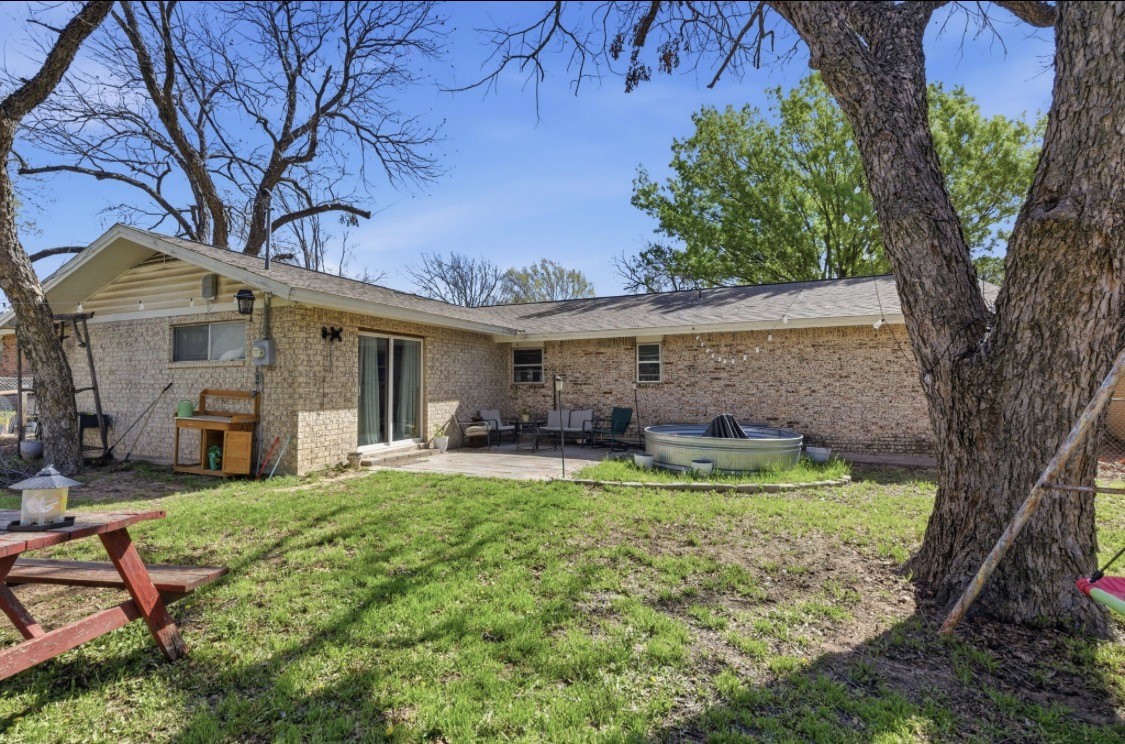 1224 N Texas Street De Leon TX 76444