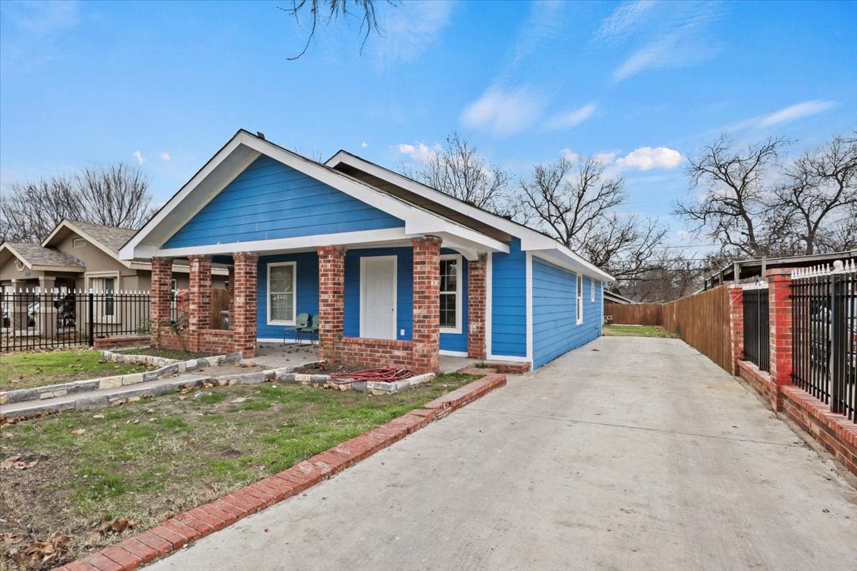 3222 Avenue L Fort Worth TX 76105