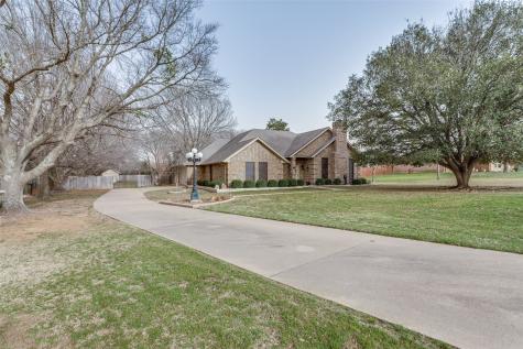 421 Emerald Court Burleson TX 76028