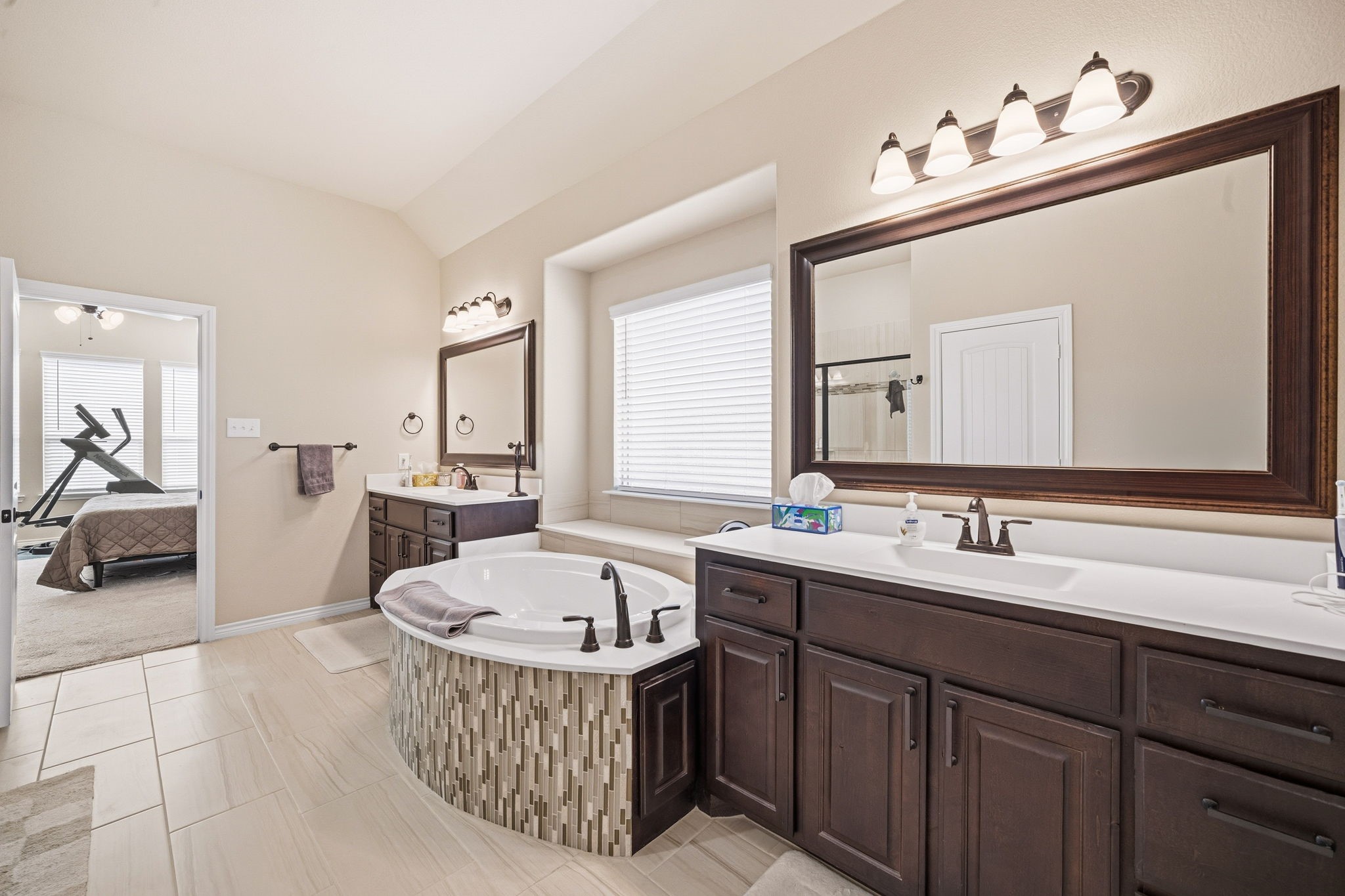 1858 Riviera Drive Waxahachie TX 75165