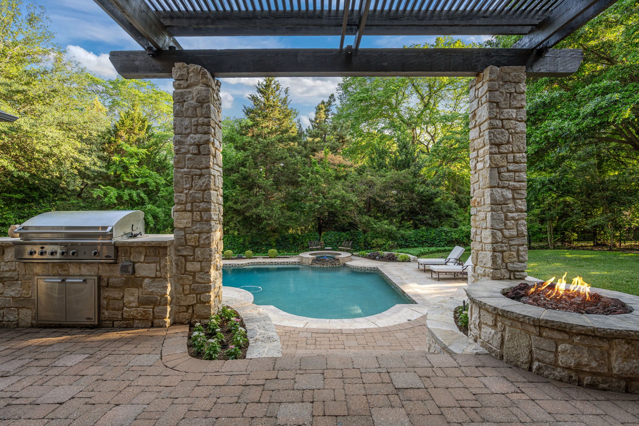1011 Ashlawn Drive Southlake TX 76092