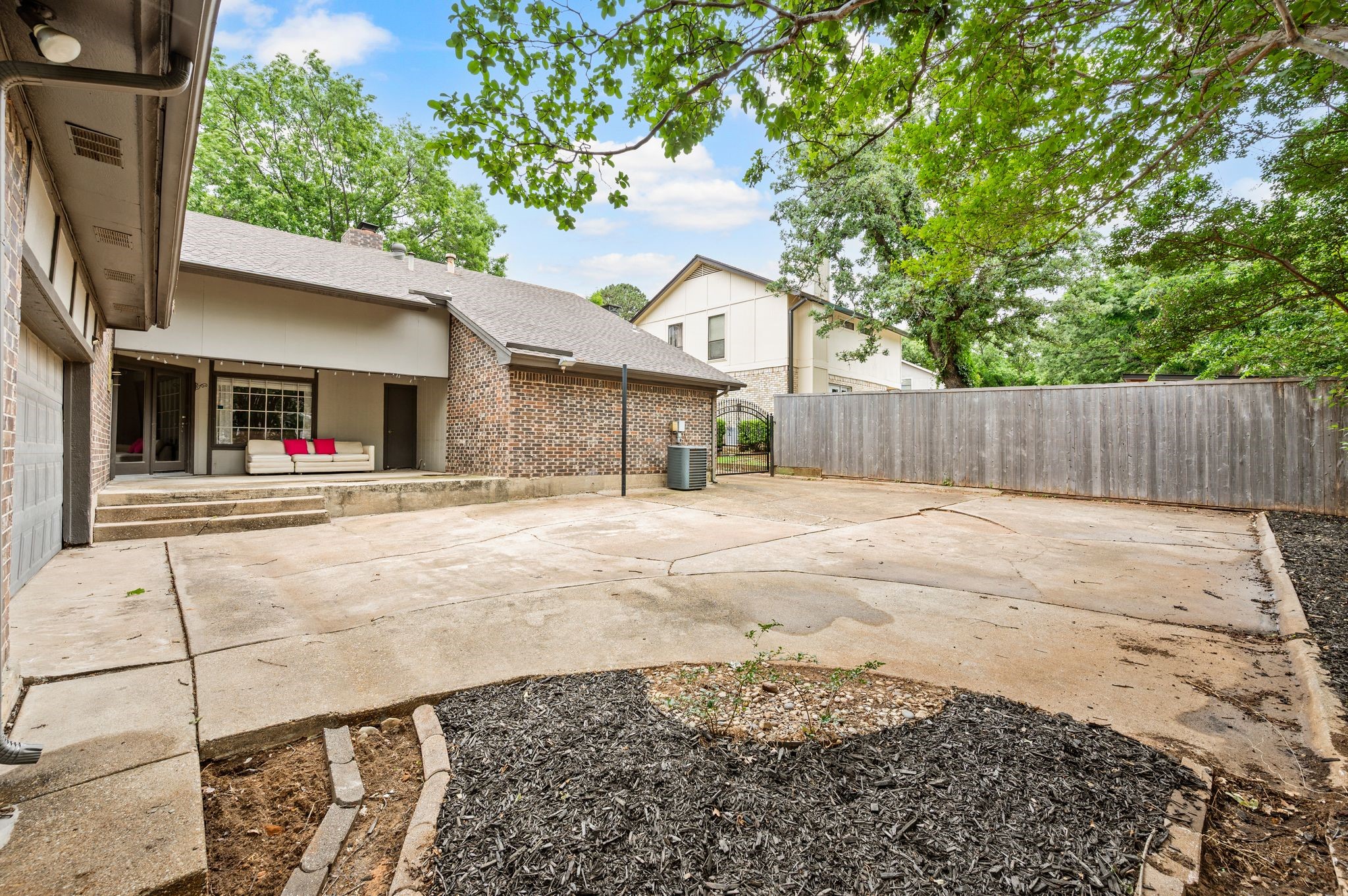 2214 Wilson Drive Arlington TX 76011