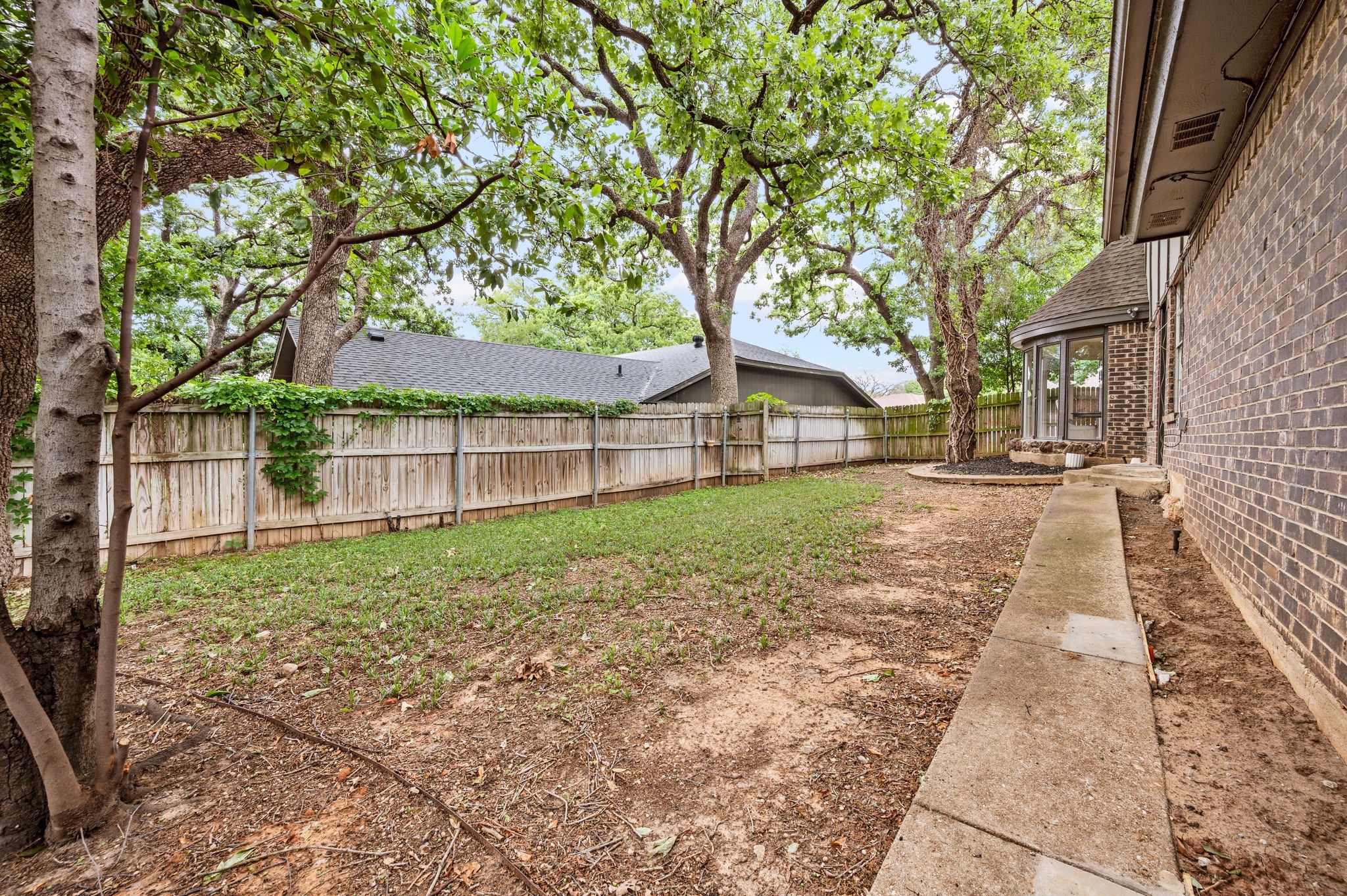 2214 Wilson Drive Arlington TX 76011
